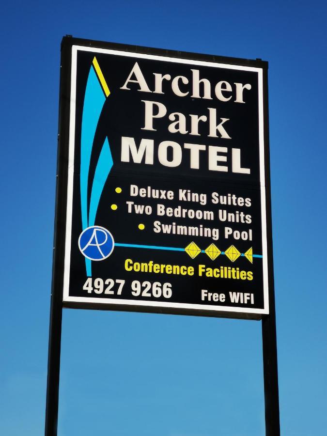 Archer Park Motel Рокгемптон Екстер'єр фото